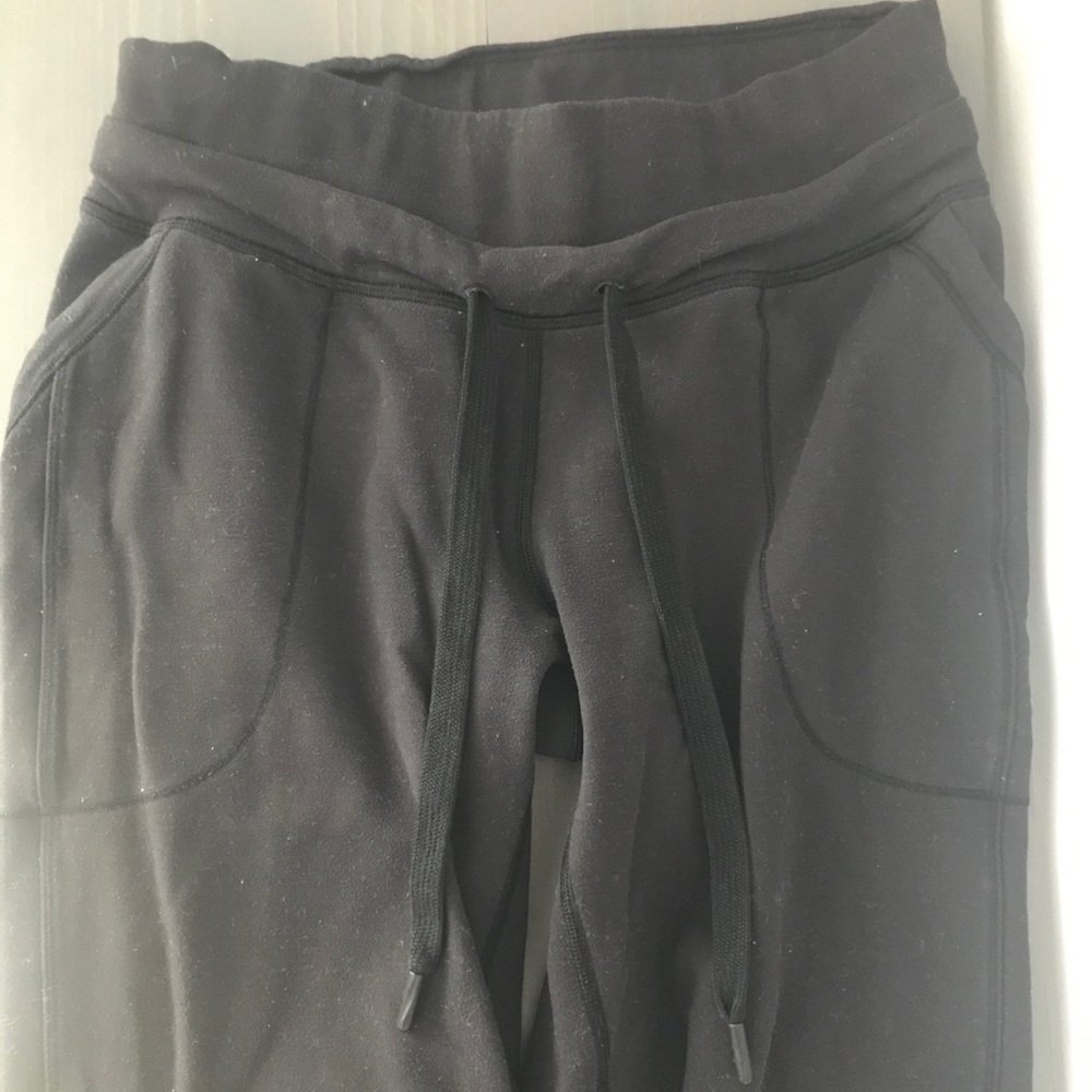 Lululemon baserunner joggers